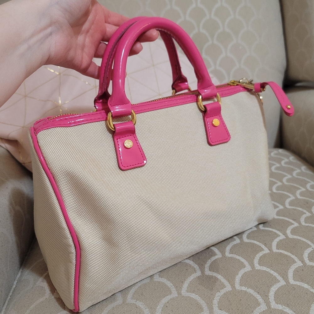 Beautiful Speedy Style Victorias Secret fun pink and smooth canvas style handbag - Picture 6 of 17
